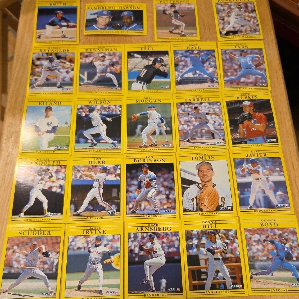 Vintage Fleer '91 MLB Baseball Trading Cards (Set of 24)